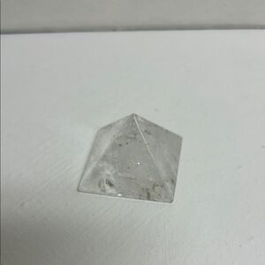 Clear Quartz Pyramid Décor
